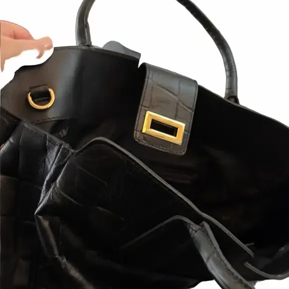 A. Bellucci italian leather Black Crocodile-Embossed Women's satchel. - Picture 9 of 11